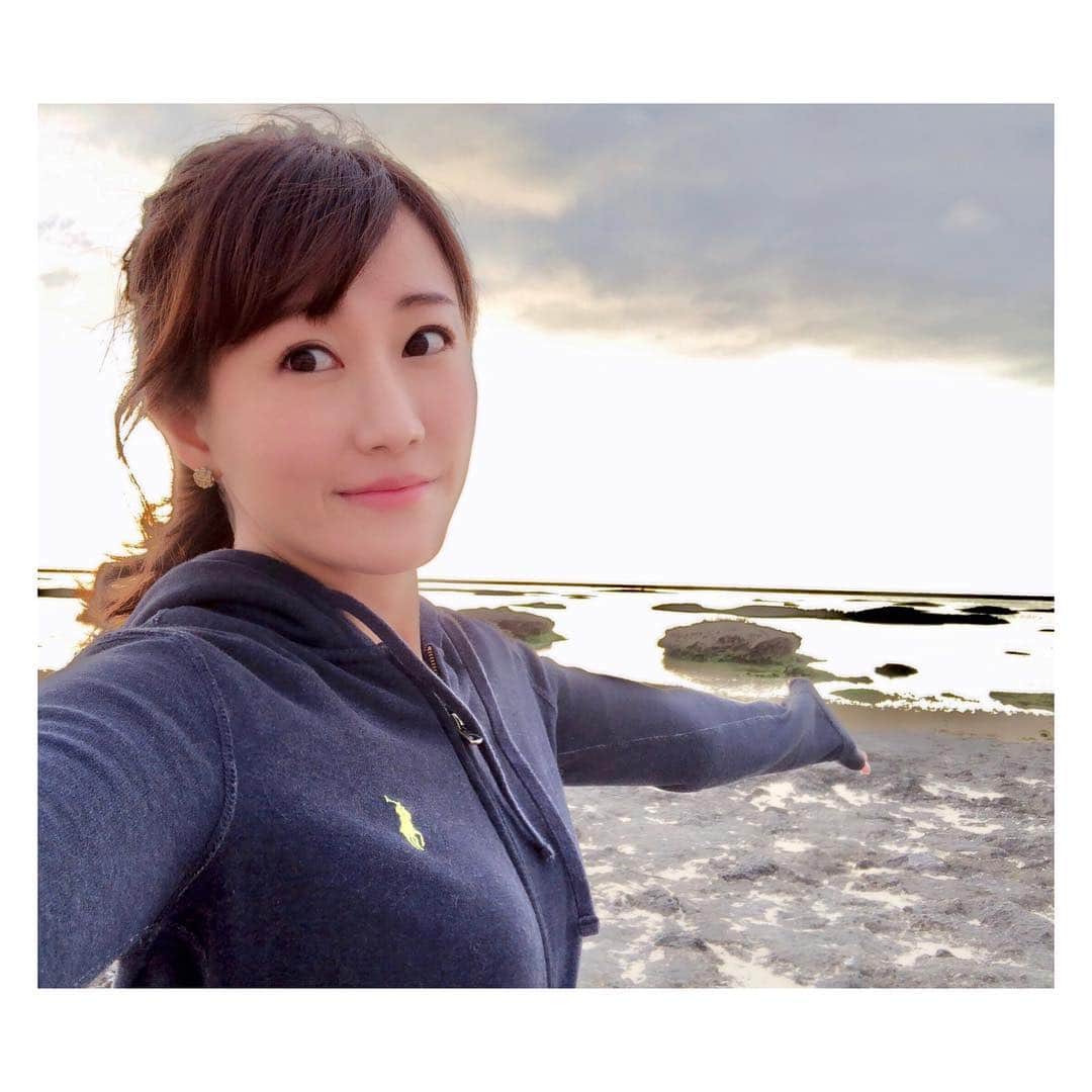 津田麻莉奈さんのインスタグラム写真 - (津田麻莉奈Instagram)「久米島の海をお散歩🤗 ⁑ #沖縄 #久米島 #okinawa #kumejima #海 #海岸 #sea #🌊 #沖縄の海 #instaphoto #selfie #まりなる #津田麻莉奈」2月9日 19時03分 - tsudamarinal