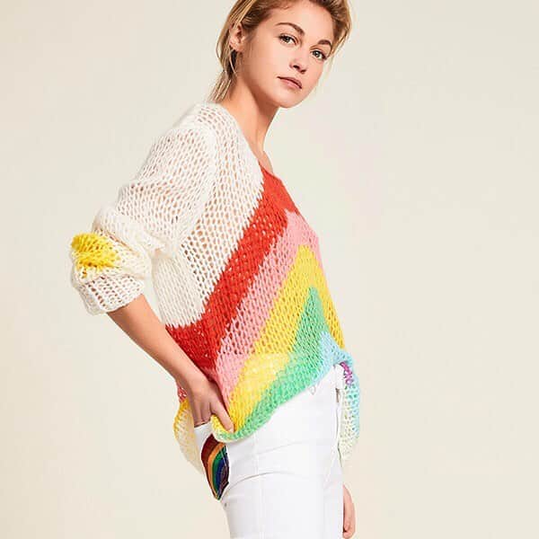 マヌーシュさんのインスタグラム写真 - (マヌーシュInstagram)「Somewhere over the rainbow… 🌈 Retrouvez le pull Joy en boutique et online 💕 Link in bio ✨  #manoush #paris #fashion #rainbow #ootd #knittwear #knitt」2月9日 20時29分 - manoush_officiel