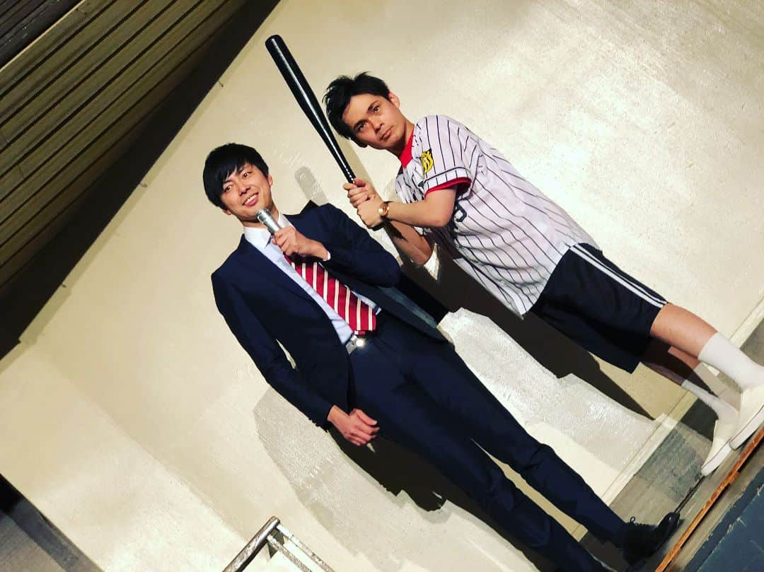 櫻井健一朗さんのインスタグラム写真 - (櫻井健一朗Instagram)「今回も楽しかったです☺️ ご来場のみなさま、京都までありがとうございました😊 AB型の左利きゲームで小ゲロを吐くぐらいスベりました。 ゲストのラフレクランちゃん、どうもありがとう😊 次回は先輩がくるかな？？ 相談中！ お写真はお客様から🙇‍♂️ いつもありがとうございます😊 #ぎおぎお #祇園花月 #ラフレクラン #祇園 #祇園de祇園 #小ゲロ」2月9日 22時22分 - sakurai_k