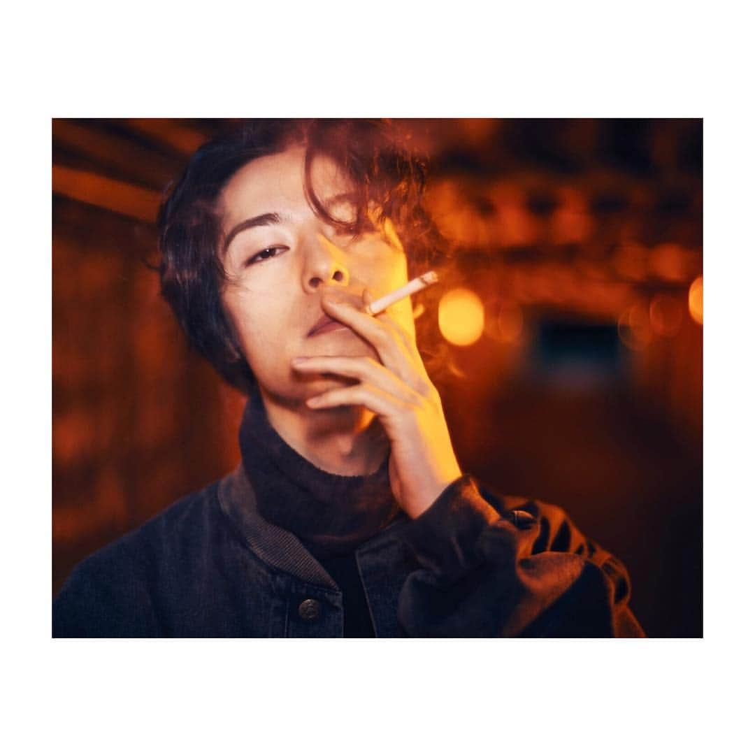 塩野瑛久さんのインスタグラム写真 - (塩野瑛久Instagram)「. #portrait #作品撮り #塩野瑛久  #smoking #smokingkills」2月5日 21時00分 - akihisa_shiono_official