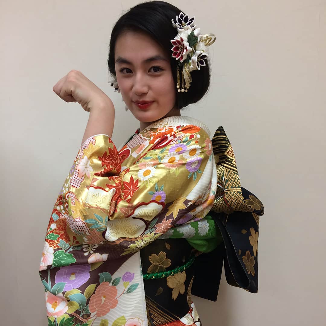 八木莉可子さんのインスタグラム写真 - (八木莉可子Instagram)「京都きもの友禅の‬新CMが公開になりました！‬ ‪ホームページから見れるので、‬ぜひ見てください👀‬ ‪」2月6日 14時06分 - yagirikaco_official