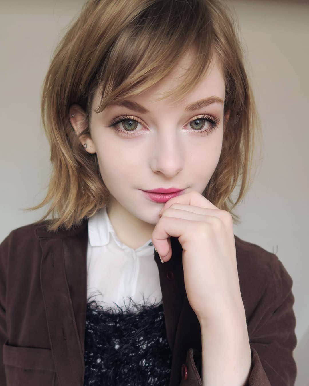 Ella Freyaのインスタグラム：「調子はどう？」