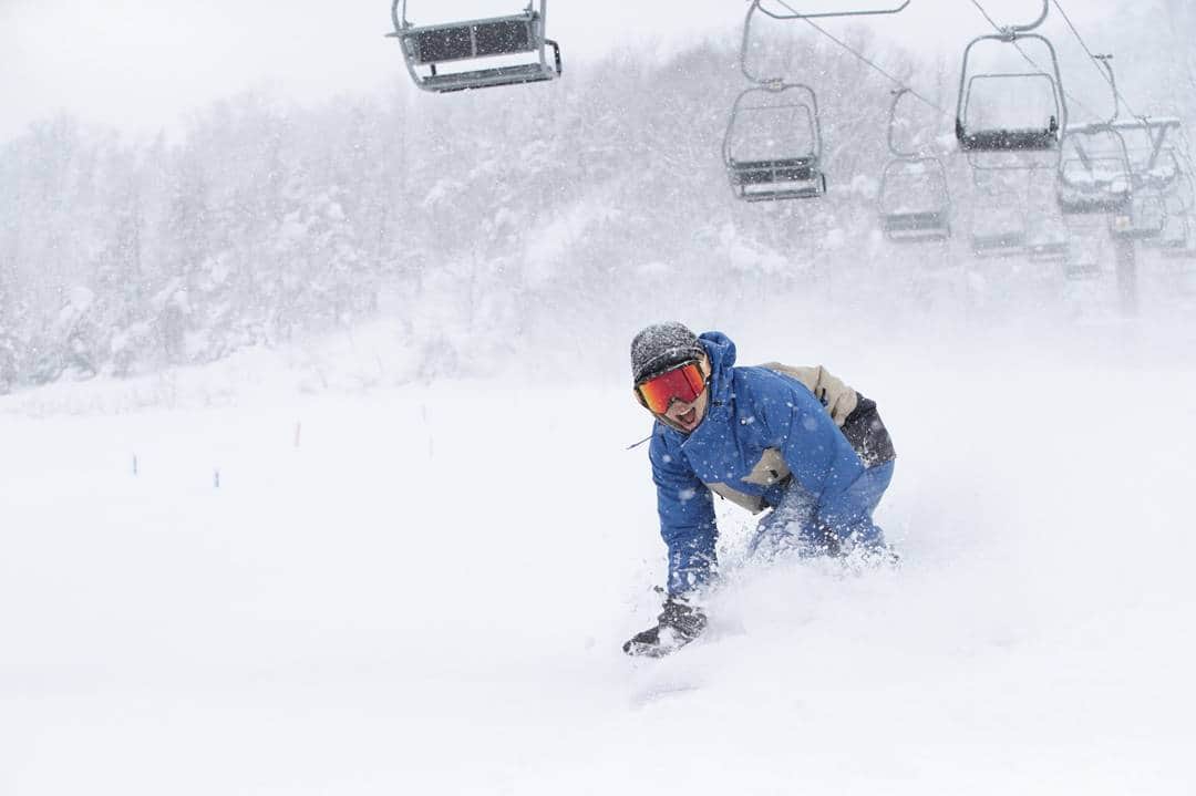 岡本圭司さんのインスタグラム写真 - (岡本圭司Instagram)「昨日OAだったローカルトリップ第1話でのヒトコマ。 📷by @keyphoto  来週はローカルトリップ第2話です。 なんと１日で4スキー場も！笑 皆見てね～  #nomatterboard #snowboarding #ローカルトリップ」2月6日 15時19分 - hywod_kj