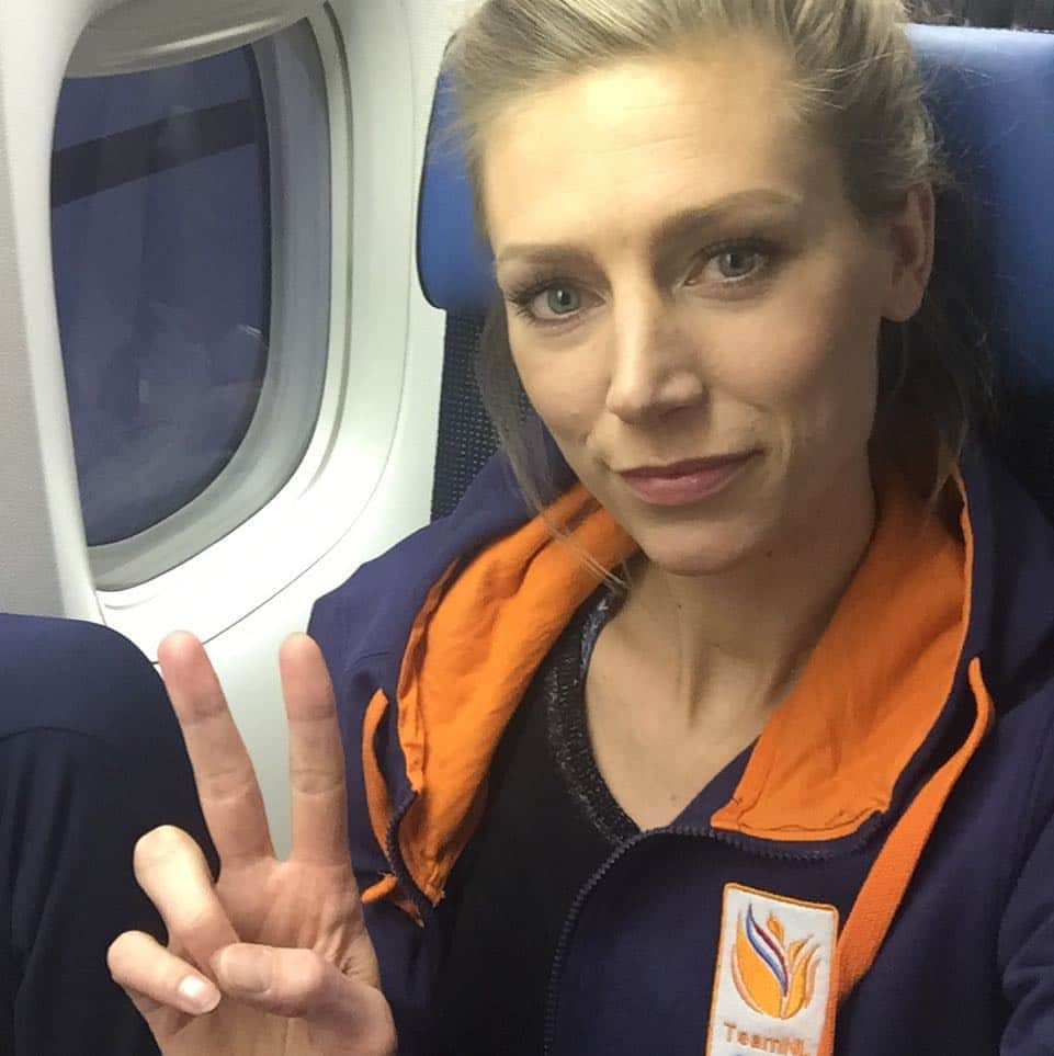 マノン・フリールさんのインスタグラム写真 - (マノン・フリールInstagram)「🇱🇺🛫🇰🇷 ready for take off  After some absence on social media here a short update😊: Last August I said goodbye to my active volley & (short)beach volley career. Now it’s finally time for family and new things in life.  I’ll be joining the TeamNL content team during the Olympic Winter games in PyeongChang. I’m really excited to keep the fans updated on all the latest news and funny facts from within TeamNL!! Follow @teamnlinsta if you don’t want to miss out!  Thanks TeamNL@work for making this possible!! @nocnsf #teamNL #olympicwintergames #Pyeongchang #Gangneung #readyfortakeoff」2月7日 5時11分 - manonflier