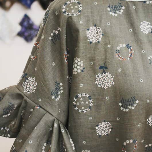 KOKKAのインスタグラム：「New work of Kokka Textile division  LG-11090-2  100% cotton soft poplin  #kokka  #fashion  #textile  #fabric  #japanesefabric  #kokkafabric  #cool  #kawaii  #instagood  #like4like  #handmade  #sewing  #quilt  #コッカ  #ファッション  #生地  #小花  #ハンドメイド」