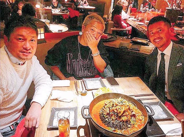 ryoma0808のインスタグラム：「今日はfreeraの高安さんと会食😊🍴美容業界の色んな話しが聞けて勉強になった😌✨ また近々、宜しくお願いします🤩  #美容 #美容室 #freera #美容業界 #bestar #美容新卒求人」