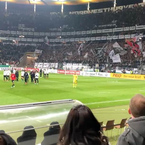 ルーカス・フラデツキーのインスタグラム：「Semifinal celebrations leaked, plans today are crystal clear 😁🍻」