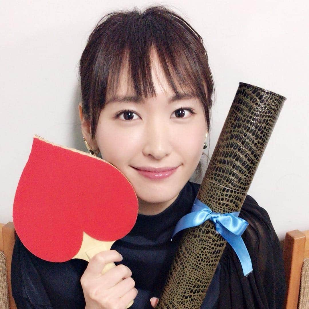 新垣結衣のインスタグラム：「ガッキーおめでとう！！！！ 来年の司会楽しみにしてます😍😍 今年はしっかり休んでほしいです😭 #新垣結衣#ガッキー#新垣結衣好きな人と繋がりたい #ブルーリボン賞#おめでとう#ガッキー1番」