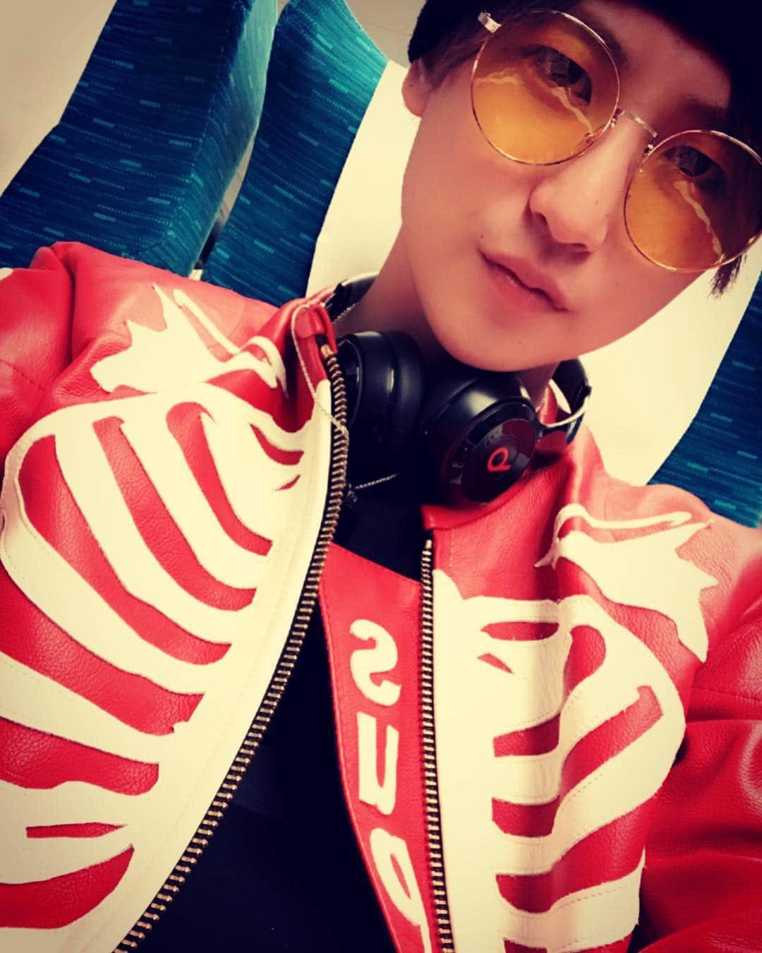 ケビンのインスタグラム：「ちなみに眠たい。 急に2回もインスタ投稿ごめんなさい。笑 #眠たい #Supreme #VANSON #最高 #眠たい #寝よ」