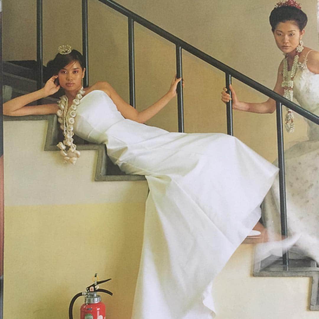 片山瞳のインスタグラム：「女が階段を登る時 BALI style wedding  Magazine; Request QJ」