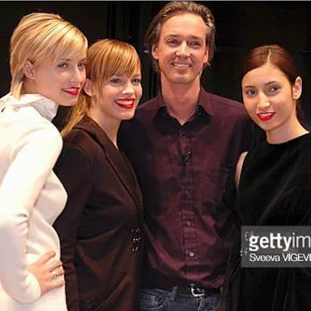 ジョン リベのインスタグラム：「Remembering the first season of Germanys next top model with the finalist Lena, Yvonne and Jennifer at the John Ribbe fashion show in Paris  #johnribbe #gntmstaffel1 #gntm2006 #germanysnextopmodel #fashionshow #carrouseldulouvre#germanysnexttopmodel2006 #paris#parisfashionweek #gntm #prosieben」