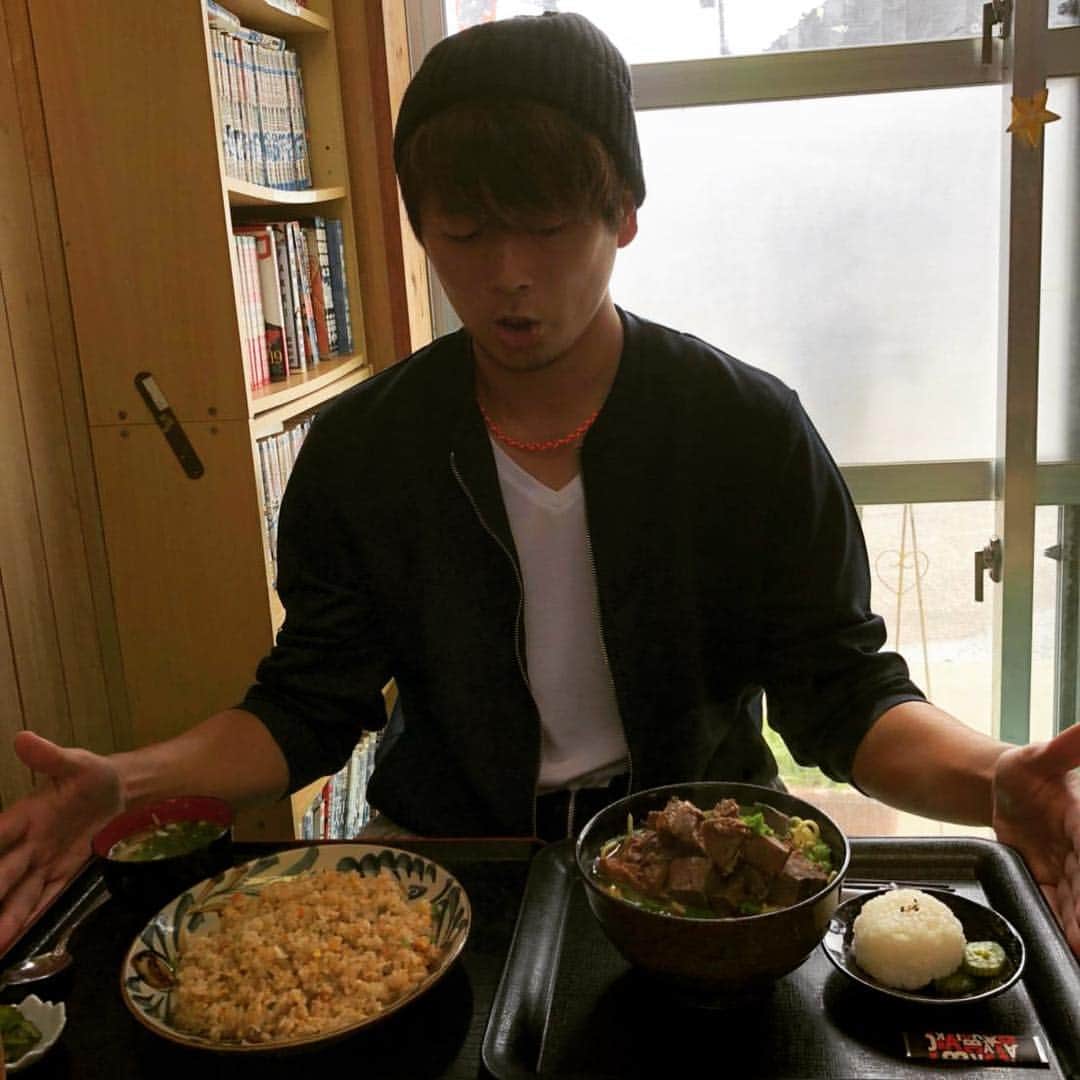 涌井秀章のインスタグラム：「たくさん食べてキャンプ頑張っています！ #涌井秀章 #chibalotte #石垣島 #千葉ロッテマリーンズ」