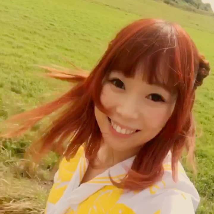 成瀬瑛美のインスタグラム：「でんぱ組.inc、MV撮影中！！！🎬💓✨風がつよいYO💛」