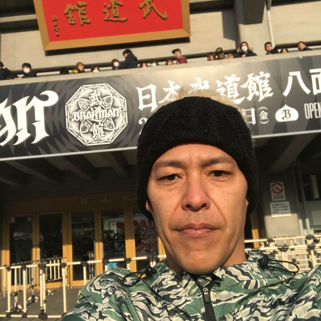 のインスタグラム：「brahman武道館ライブ その前にランニング、そして神保町でカレー、そしてここからがメインです。 #八面玲瓏#ボンディ#brahman#武道館#ロンドンブーツ亮」