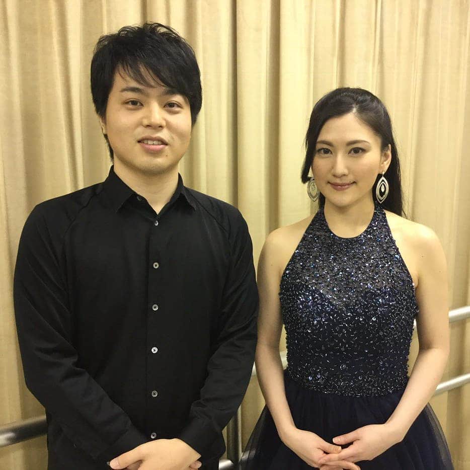 のインスタグラム：「Just finished to recording for Japanese TV show #arashi #arashinishiyagare . 1月20日(土)夜9時からの 日本テレビ「嵐にしやがれ」に 再び出演させていただきます。@yoshinomaiko815 とてもご親切な嵐の皆さまがご覧頂けます。 私は自身自身をみるには腹をくくるまでは到底見れません。ので、ご感想お待ちしております。 ピアニストは #山中惇史 さんです。 #嵐にしやがれ #嵐 #田中彩子」
