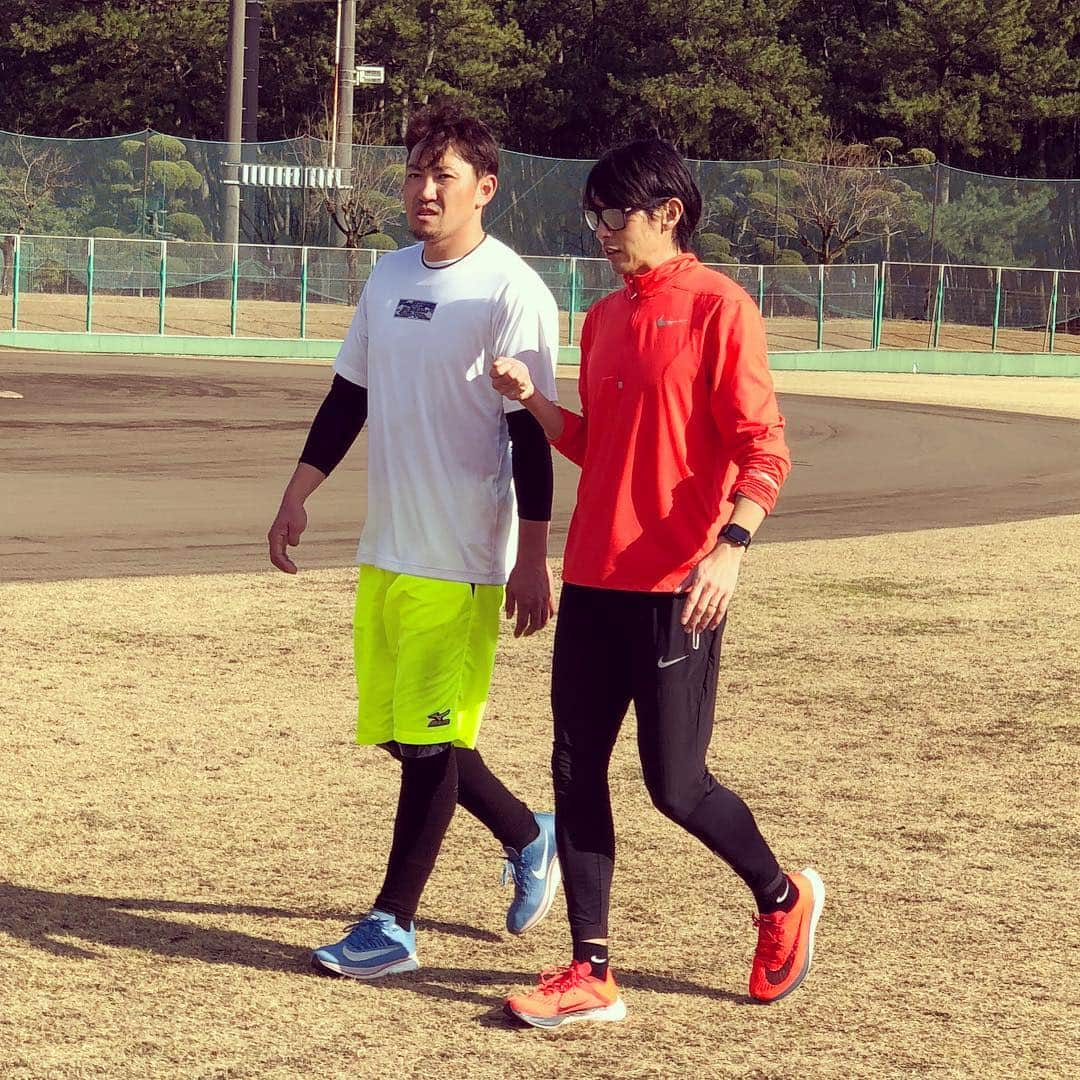 秋本真吾さんのインスタグラム写真 - (秋本真吾Instagram)「チーム内川宮崎自主トレ開始。  #内川聖一 選手 #福岡ソフトバンクホークス」1月16日 19時55分 - 405arigato405