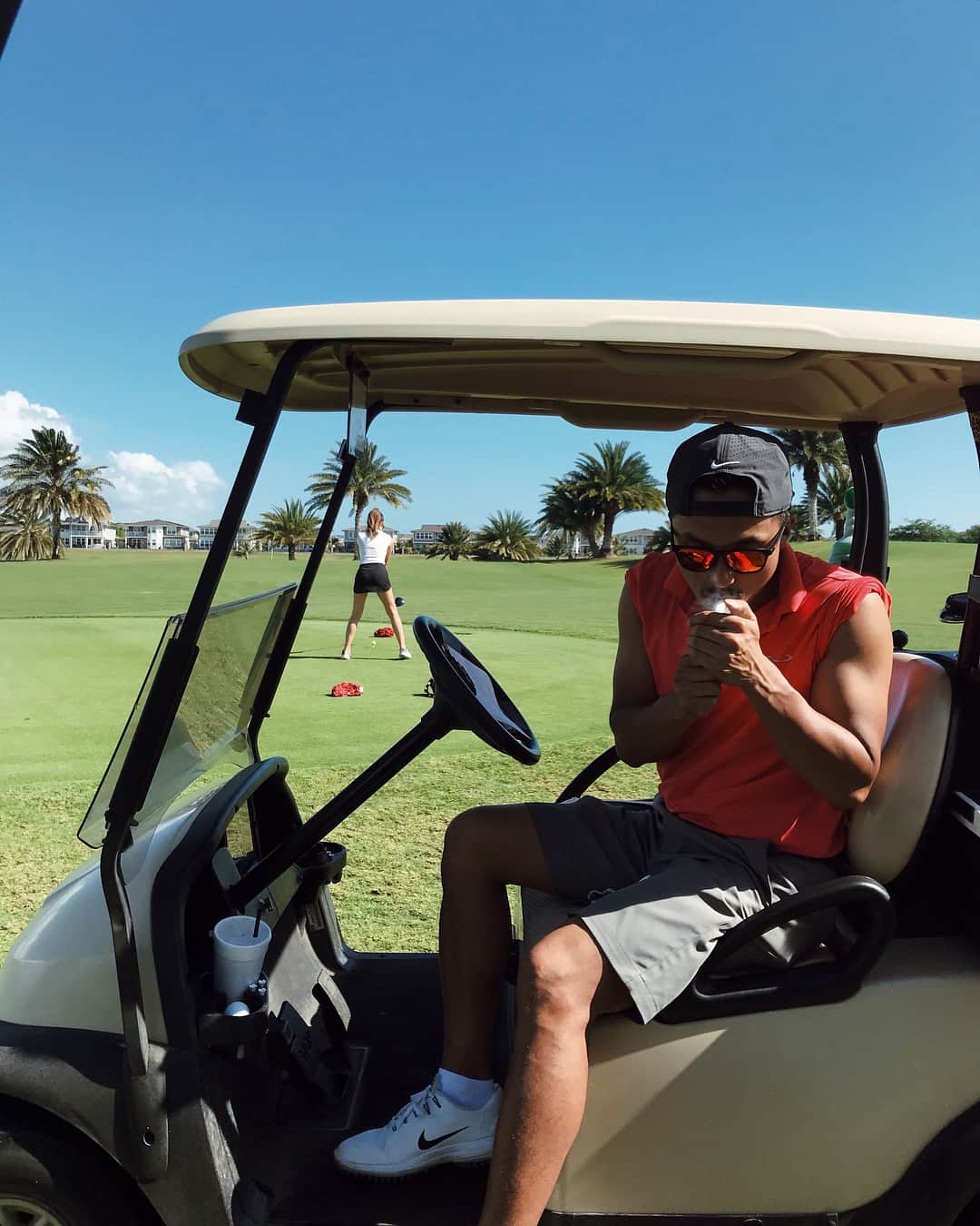 HARUEさんのインスタグラム写真 - (HARUEInstagram)「Hoakalei ⛳️ - - 2日に1回ペースでゴルフ🌺♡😝 ホアカレイは2回まわって、最後のラウンドでは 後半 初のパープレー！！ 46 + 36 = 82✨ ベストスコア更新😍嬉しい〜〜！！💕 最高の気分💕 超楽しかった💕💕💕 - - - #hawaii #golf #hoakalei #ハワイ #ゴルフ #ゴルフ女子　#haruegolf」1月17日 18時42分 - harue0104