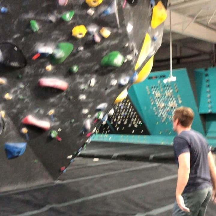ジェームス・ダグラス・リンドのインスタグラム：「Last chance to climb before heading to the Olympics. #bouldering @bolderclimbing」