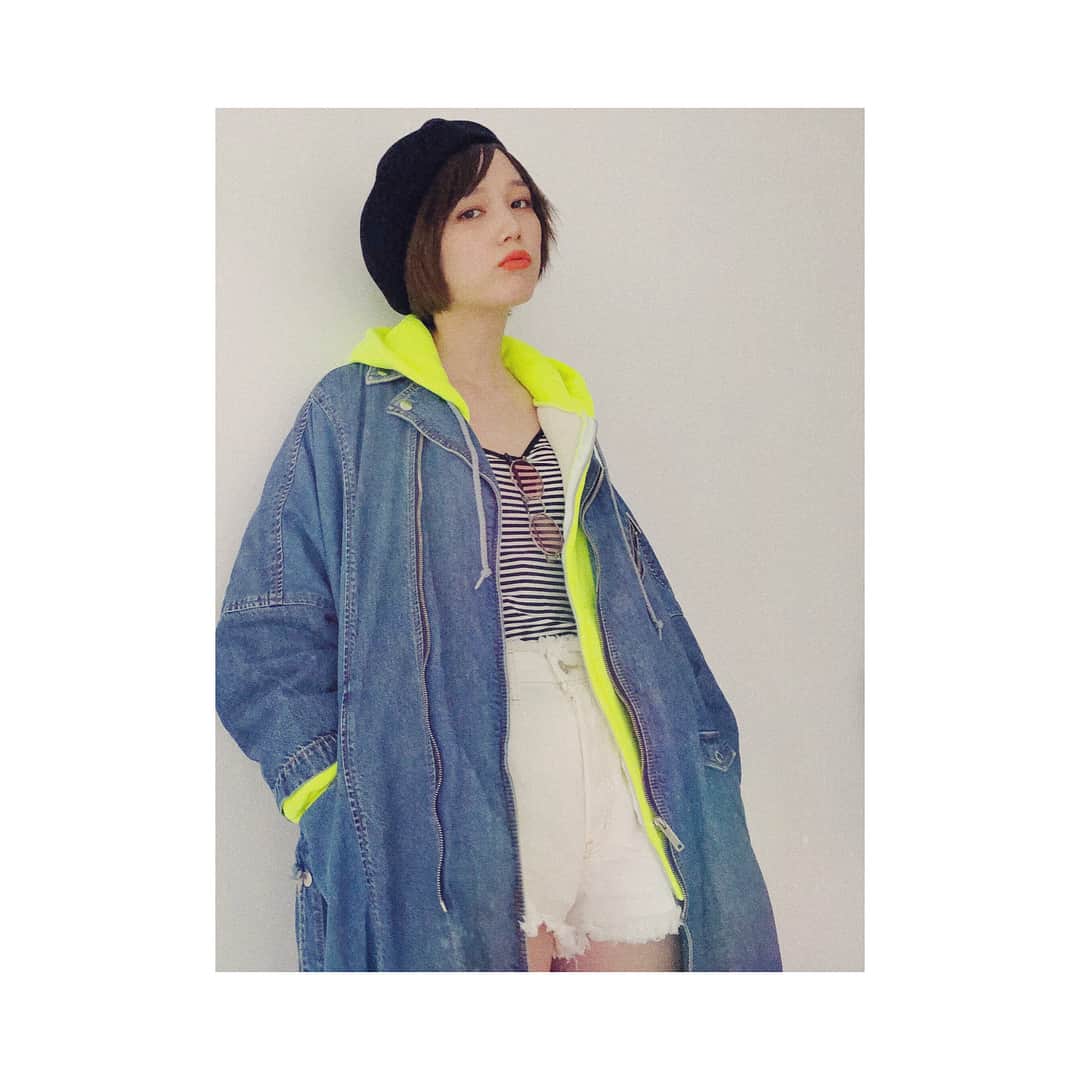本田翼さんのインスタグラム写真 - (本田翼Instagram)「🕴 目がチカチカします。 #私服#ootd #みんな黄色がまぶしいって #強く同意します #でも着ます」1月17日 16時21分 - tsubasa_0627official