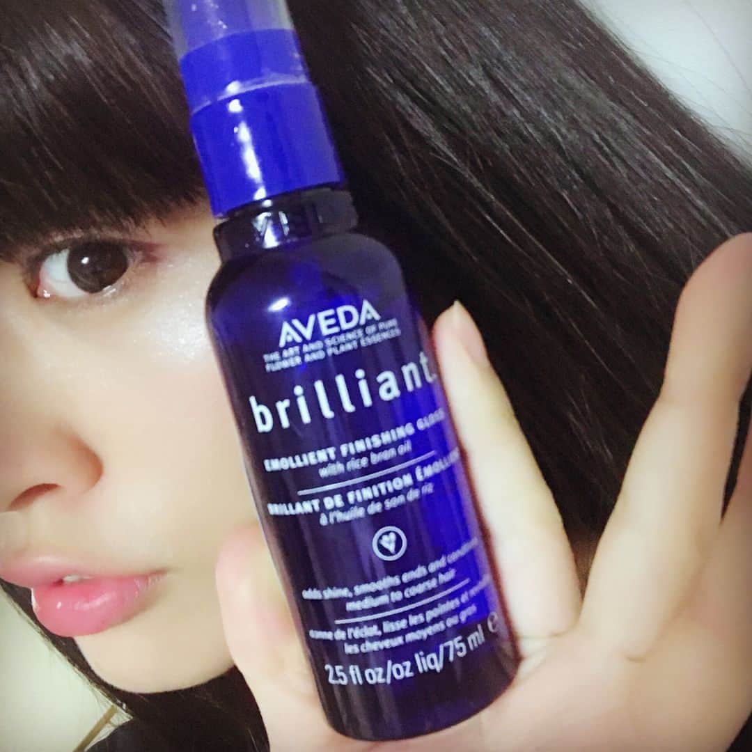根岸愛のインスタグラム：「three(@threeHARAJUKU)行ってトリートメント&カットした✂️髪に艶が😂💕ちなみに家で使ってるトリートメントはこれ！AVEDAのブリリアントエモリエントセラム。これほんと良い。」