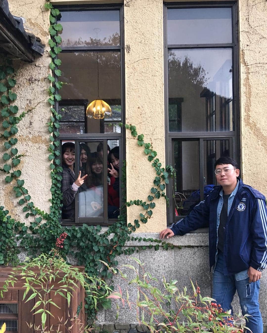 ウォン・ジナのインスタグラム：「예쁜 사람들 #그냥사랑하는사이 팀❤️💜」