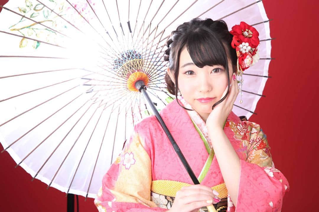 ジョイフル恵利 公式 さんのインスタグラム写真 ジョイフル恵利 公式 Instagram 振袖 ジョイフル恵利柏店 撮影 フォトスタジオプリンセス柏 Happy th Anniversary 撮影小物 和傘 を使った１枚 白の和傘が 上品なお嬢様に ぴったり