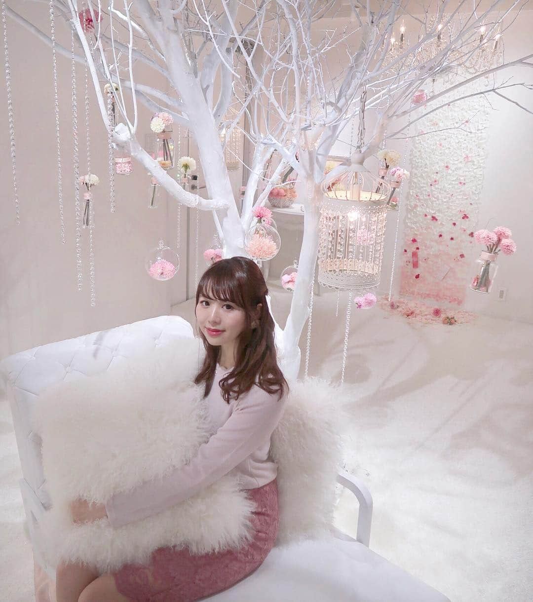 SHIHORINさんのインスタグラム写真 - (SHIHORINInstagram)「🌸JILLSTUART Dreamy Gallery🌸 2018 Spring Park room💓 . 大好きな @jillstuartbeauty さんにご招待いただいてphoto sessionに参加してきたよ💕 . 可愛すぎる世界感で幸せな時間でした〜💄🌸 たくさん写真撮ったので載せていきます💒💕 . . #jillstuartbeauty #ジルスチュアートドリーミィギャラリー #ルースブラッシュ #ジルスチュアートビューティー #ジルスチュアートコスメ #ピンク#コスメ#springcollection #pink #jillstuartbeautyphotosession #photosession #beauty #cosmetics」1月18日 21時29分 - shihoriiin49