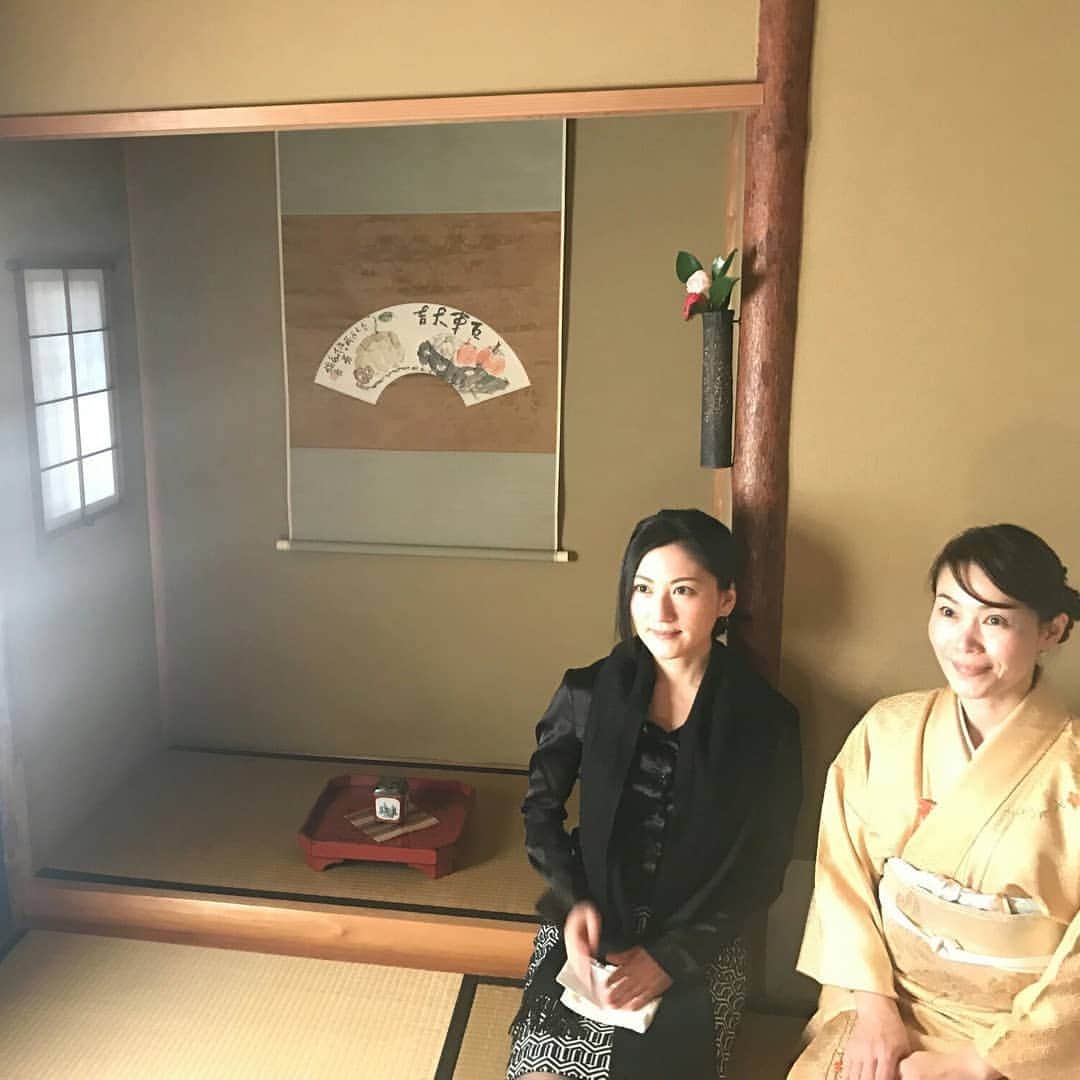 のインスタグラム：「#teaceremony #tokyo #hatsugama . 今回の1週間ほどの東京滞在最後は#千種さつき 先生の #初釜 にご招待頂きました。@cico_ina ウィーンで時々聞かれる度に日本人としてお作法を知らないのは残念な事だな、と思っていたので、これを機会に学ぼうと思います。  お抹茶美味しい！所作が美しい！ . . . #japanesecalture #wa #macha」