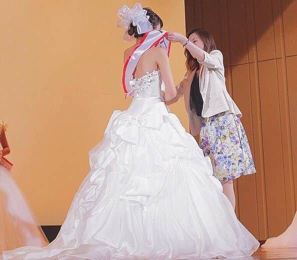 高木祐希のインスタグラム：「, 先日、クライアント賞を頂いたサマンサタバサさんに お邪魔してきました♥︎🧚🏻‍♀️🧚🏻‍♂️ . カフェルームの奥には東京タワーが見える バーカウンターがあってステキでした🗼♥︎ #samanthathavasa」