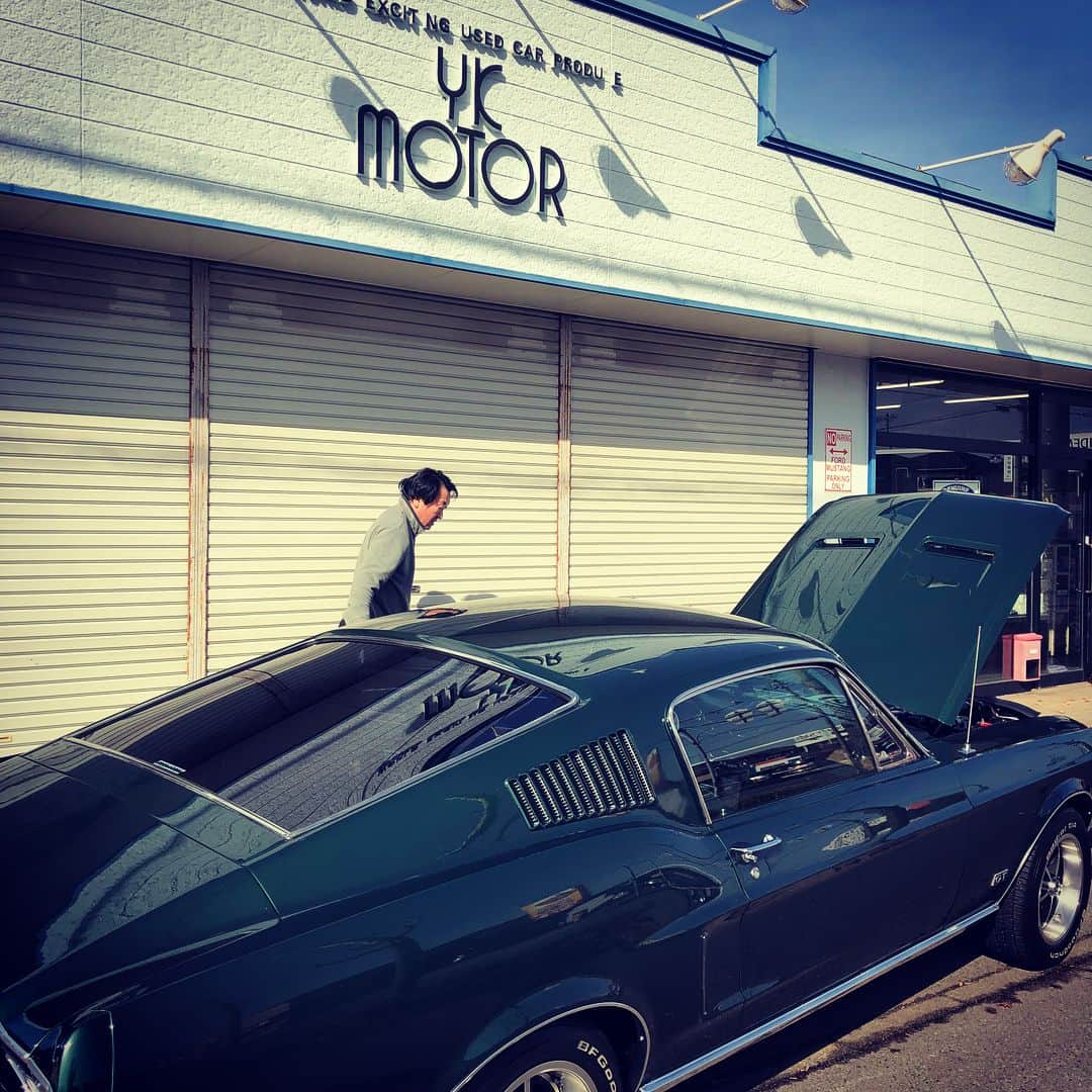 祖父江大輔のインスタグラム：「#YKMOTOR #いつもお世話になってます🙇  #mustang  #fastback68」