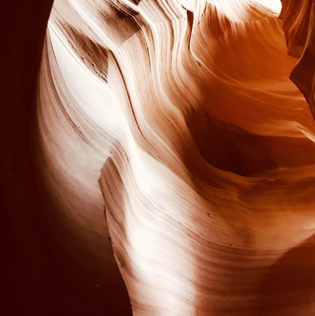 波音ステファニーさんのインスタグラム写真 - (波音ステファニーInstagram)「#antelopecanyon #arizona #アンテロープキャニオン #アリゾナ州#絶景#大自然 #波音ステファニー #テンカラット #テンカラットプリューム」1月19日 8時21分 - stephaniehannon