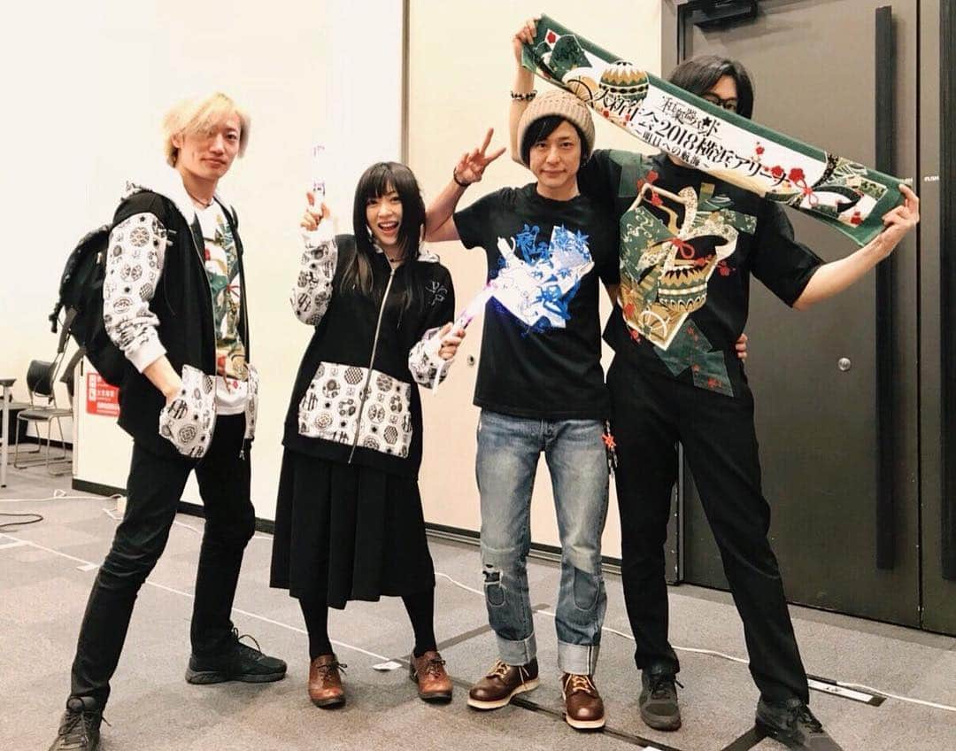 鈴華ゆう子のインスタグラム：「横アリもうすぐー！みんなでグッズを身につけて騒いでた今日のリハーサル。」