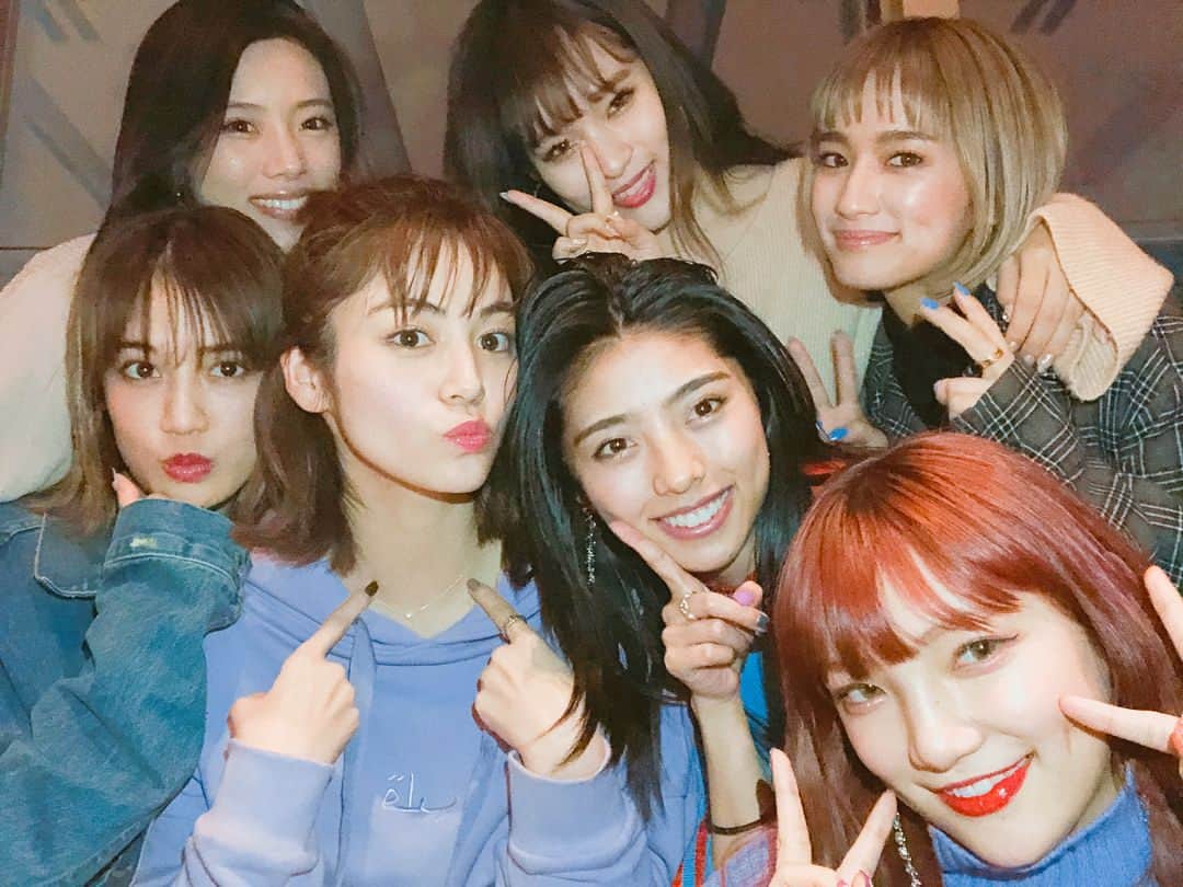楓さんのインスタグラム写真 楓instagram Happiness E Girlsメンバーから Ahkahのネックレスと 香水を貰いました 本当に幸せ みんなありがとう 1月19日 22時16分 Kaede Happiness Official