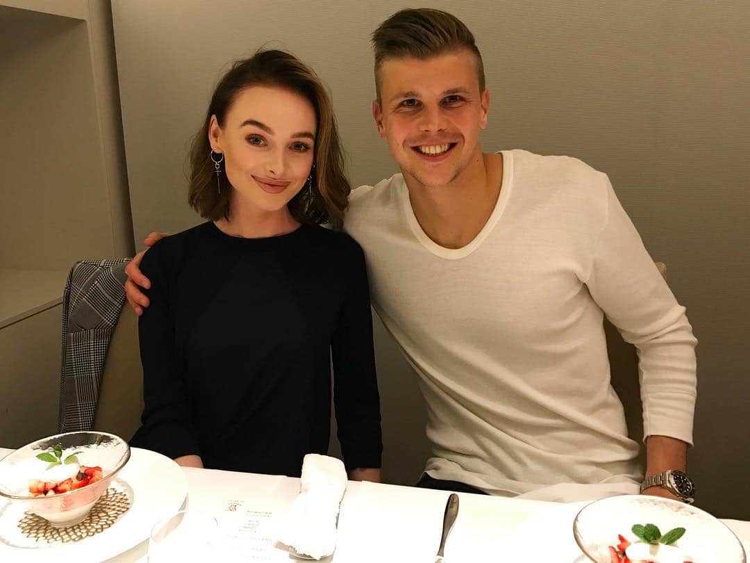 ミチェル・ランゲラクのインスタグラム：「💙👫💙」