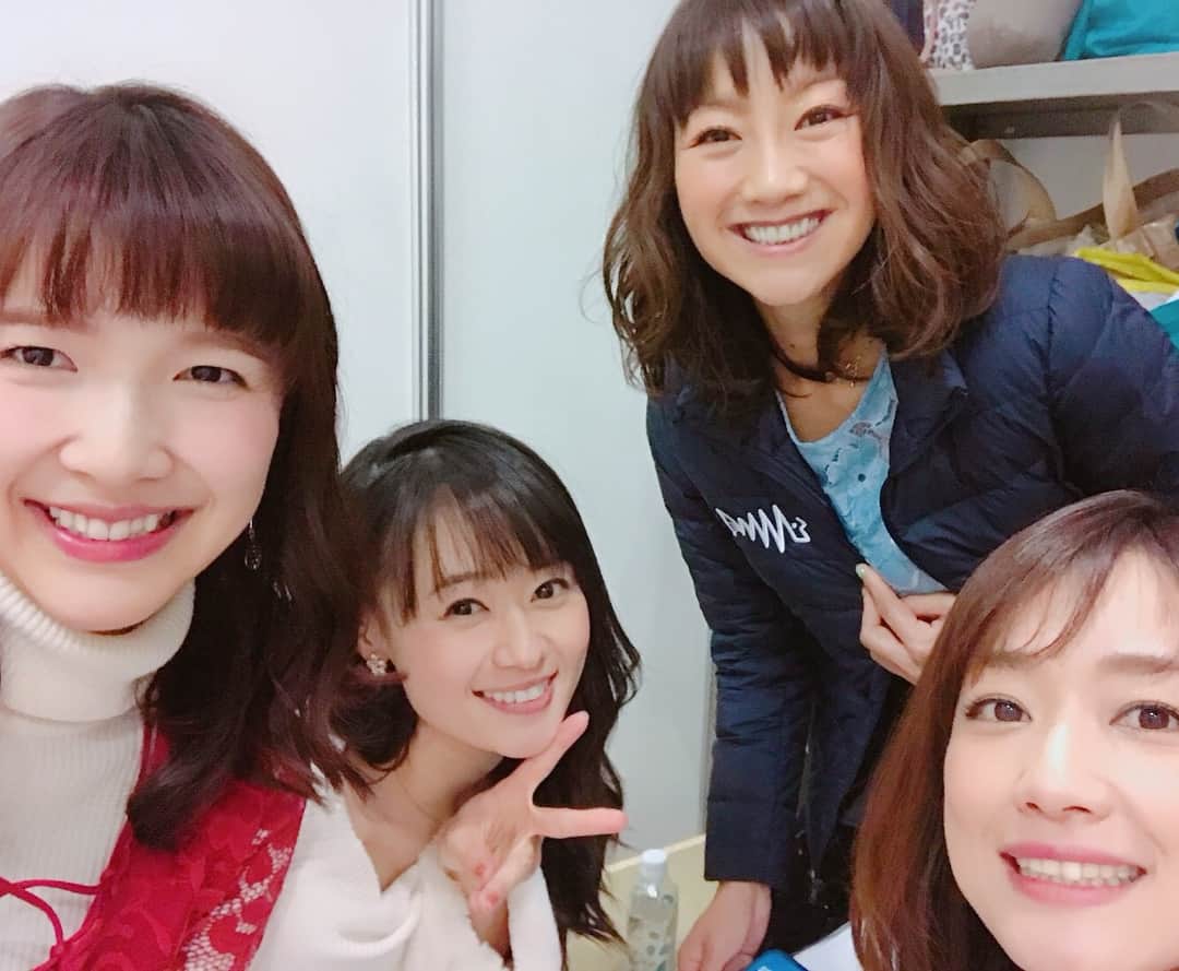 彼方茜香さんのインスタグラム写真 彼方茜香instagram Jfs2日目 まだまだ続く よぉ ٩ ˊᗜˋ و この後はトークショー 釣りビジョンサイトで今日も生配信もされてるみたいー ジャパンフィッシングショー18 パシフィコ横浜 釣りビジョン 吉村唯 ちゃん
