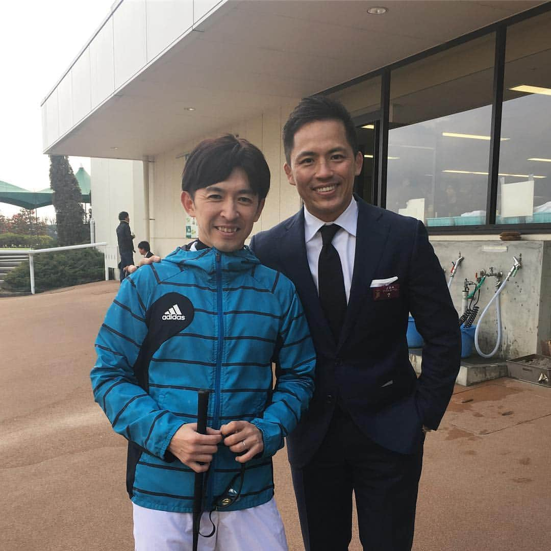 野村忠宏さんのインスタグラム写真 - (野村忠宏Instagram)「結果はとんとん🏇 #競馬 #騎手 #福永祐一 #B型同士 #誕生日1日違い #同世代 #関西人 #共通点多め #12年来の付き合い #身長もとんとん #背が高く写る傾斜のポジション取りは俺の勝ち」1月21日 1時20分 - nomura60kg