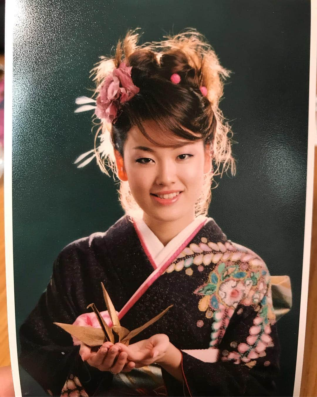 丹羽麻由美さんのインスタグラム写真 - (丹羽麻由美Instagram)「13years ago... when I was 20years old. 成人式。 ... 😂😂😂 ... #実家 #おぼこい #成人式 #😂😂😂」1月22日 0時52分 - mayumi912