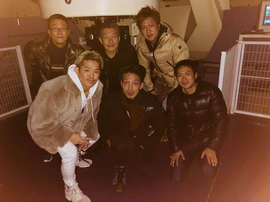 YUICHIROさんのインスタグラム写真 - (YUICHIROInstagram)「. 昨日は美声祈願と題しまして、岡山県井原市の美星町へ星を見に行って参りました☆ .  前にライヴで行った時は残念ながら星が見えなかったのですが、昨日は素晴らしい星空にただただ感動するばかりでした‼︎ . 美星町消防団の皆さん、温かいおもてなし本当にありがとうございました‼︎ .  #星空 #美星町 #星 #star #岡山 #Biseichou #ゴリポン #GORIPON #YUICHIRO #DEEP #おもてなし #OMOTENASHI #ORION #オリオン座」1月21日 17時00分 - deep_yuichiro_official