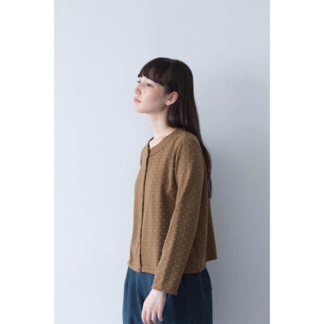 夢子のインスタグラム：「. . ぶーたれ顔。 . #sallyscott #サリースコット #newyorker #ニューヨーカー #春コーデ #ブラウンコーデ #アースカラー #自然派 #ぶーたれ #すっぴん #すっぴんメイク #ナチュラルメイク #コーデ #ロングヘア #大人かわいい #パンツコーデ #model #モデル #ハーフ #ハーフモデル #カナダ  #데일리룩  #옷스타그램  #멋스타그램  #찍스타그램」