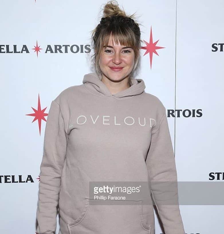 シェイリーン・ウッドリーのインスタグラム：「shailene got bangs!!💗💗💗 ⠀⠀⠀⠀ ⠀⠀⠀ ⠀ ⠀⠀⠀⠀ ⠀⠀⠀ ⠀⠀ ⠀⠀⠀ ⠀ ⠀ ⠀⠀⠀ ⠀ ⠀⠀⠀⠀ ⠀⠀⠀ ⠀⠀ ⠀⠀⠀ ⠀ ⠀⠀⠀⠀ ⠀⠀⠀ ⠀⠀ ⠀ ⠀⠀⠀⠀ ⠀⠀⠀ ⠀⠀ ⠀⠀⠀ ⠀ ⠀⠀ ⠀ ⠀⠀⠀ ⠀⠀⠀{tags} : #shailenewoodley #shailene #theojames #divergent #insurgent #allegiant #dauntless #amity #sheo #fourtris #tobiaseaton #trisprior #tris #tobias #l4l #f4f #ifb #follow4follow #like4like #gaintricks #veronicaroth #tøp #book #edit #tumblr #quote #otp #love #abnegation」