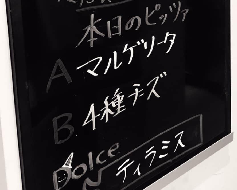 sizianoさんのインスタグラム写真 - (sizianoInstagram)「💁‍♀️1/22本日ランチ🕺💕 🍝パスタ💁‍♀️ A.ツナのトマトリース B.キノコのオイルベース C.アサリとムール貝のトマトリゾット (15食オンリー❗️) 🍕ピッツァ」💁🏼‍♀️ A.マルゲリータ B.4種チーズ 💁🏼‍♀️dólceはティラミス💕 あったかぁーい出来立てピッツァおいしいですよ✨  #SIZIANO#siziano#シチアーノ#イタリアン#イタリア#イタリアン料理#名古屋#nagoya#栄#久屋大通#テレビ塔#カフェ#cafe#ピザ#ピッツァ#いいね#instafood#foodstagram#food#名古屋ごはん#お酒#ワイン #buono#女子会#飯テロ #夜ごはん #縁起物 #野菜 #誕生日会#yummy」1月22日 11時02分 - siziano_nagoya