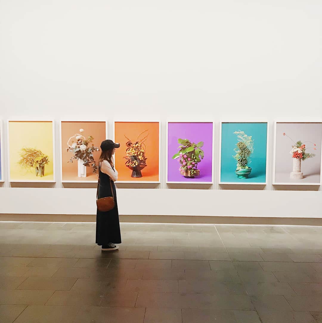 田中里奈さんのインスタグラム写真 - (田中里奈Instagram)「ニュージーランド最終日は、クライストチャーチで行きたかった美術館へ✨ 美術館に行ったり、現地のアートに触れるのは、旅先での楽しみの一つ❤️ 美術館は、朝ご飯を食べた後の空いた時間に行くのが時間を活用できてオススメです☝︎ とりあえず7枚目に載せた手がイケメンすぎた👍🤙🤙 #ニュージーランド #NZ #クライストチャーチ #Christchurch #たなか旅メモ #art #7枚目の写真にご注目」1月22日 12時45分 - tanakaofficial