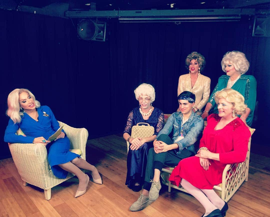 カイン・オキーフのインスタグラム：「Had a blast shooting 🎥 with these clowns today #goldengirlz #gameshow #comingsoon」