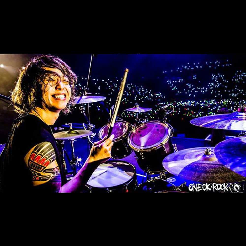 ONE OK ROCK WORLDさんのインスタグラム写真 - (ONE OK ROCK WORLDInstagram)「_ ONE OK ROCK AMBITIONS ASIA TOUR2018 LIVE IN SINGAPORE シンガポールでのライブレポートと写真掲載。 _ Tak Mampir ke Indonesia, One Ok Rock Guncang Singapura One Ok Rock sukses mengguncang Singapura dengan konser 'ONE OK ROCK Ambitions Asia Tour 2018 Live in Singapore.' (Dok. Julen Photo)  _ https://www.cnnindonesia.com/hiburan/20180121204746-227-270558/tak-mampir-ke-indonesia-one-ok-rock-guncang-singapura/ _ #oneokrockofficial #ambitions #10969taka #toru_10969 #tomo_10969 #ryota_0809 #fueledbyramen」1月22日 13時31分 - oneokrockworld