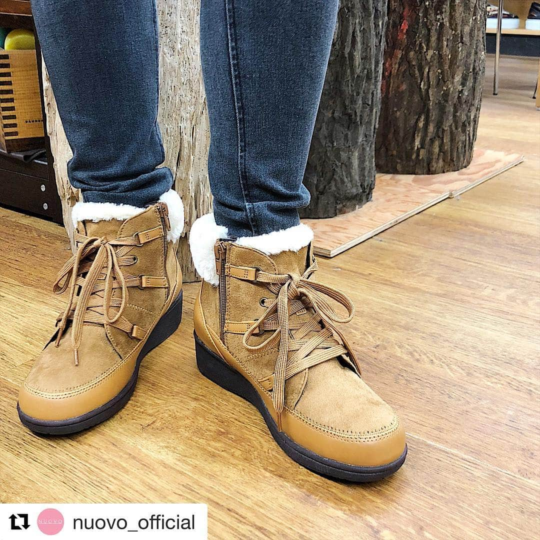 ABCマートさんのインスタグラム写真 - (ABCマートInstagram)「#Repost @nuovo_official with @get_repost ・・・ ☃️❄️本日は大雪予報⚠️🌨 NUOVOではまだまだスノーブーツをご用意しております！ . style no:ND10020 price:¥4900→¥3990+tax 防水(4cm6H)防滑ソールの機能がついた、暖かみのあるボアブーツ。 ・ #nuovo #nuovo女子 #nuovoshoes #nuovopumps #fit #fitpumps #flex #flexible #曲がる #パンプス #abcマート #abcmart #winter #fashion #coordinate #ootd #雪 #履いてキレイにこだわりました #boots #snow #スノーブーツ」1月22日 14時21分 - abc_mart_japan