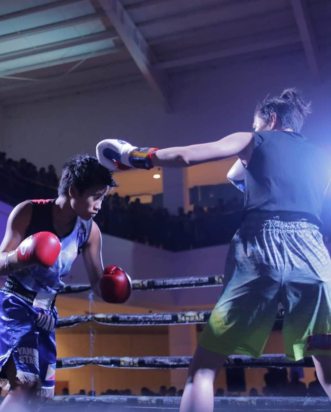 高野人母美さんのインスタグラム写真 - (高野人母美Instagram)「I was able to get in the ring, to do an exhibition fight this time. It was frustrating since it was not an official belt bout. However, I will come back to fight. I have so many great people, and happy smiles all around me. Team Tomomi.  It's a fresh start.  shoes →MIZUNO  私は宝物と一緒に戦ってきました。  2ラウンド ＴＫＯ エキシビョンマッチとしてリングに上がりました。 今回は、本当にたくさんのサポート ありがとうございます😊  私の周りには、 たくさんの人達がいて たくさんの笑顔がある。  my life is happy☺️ thank u so match❤️」1月22日 14時47分 - tomomitakano7