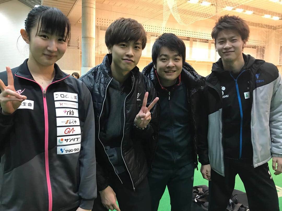 岸川聖也のインスタグラム：「石田卓球クラブ出身の4人😊 ひなちゃんはダブルスで優勝し、田添兄弟は二人ともシングルスで初ランク入りしました！ 後輩の頑張りは本当に嬉しいし励みになります！！ #石田卓球クラブ #早田ひな #田添健汰 #田添響」