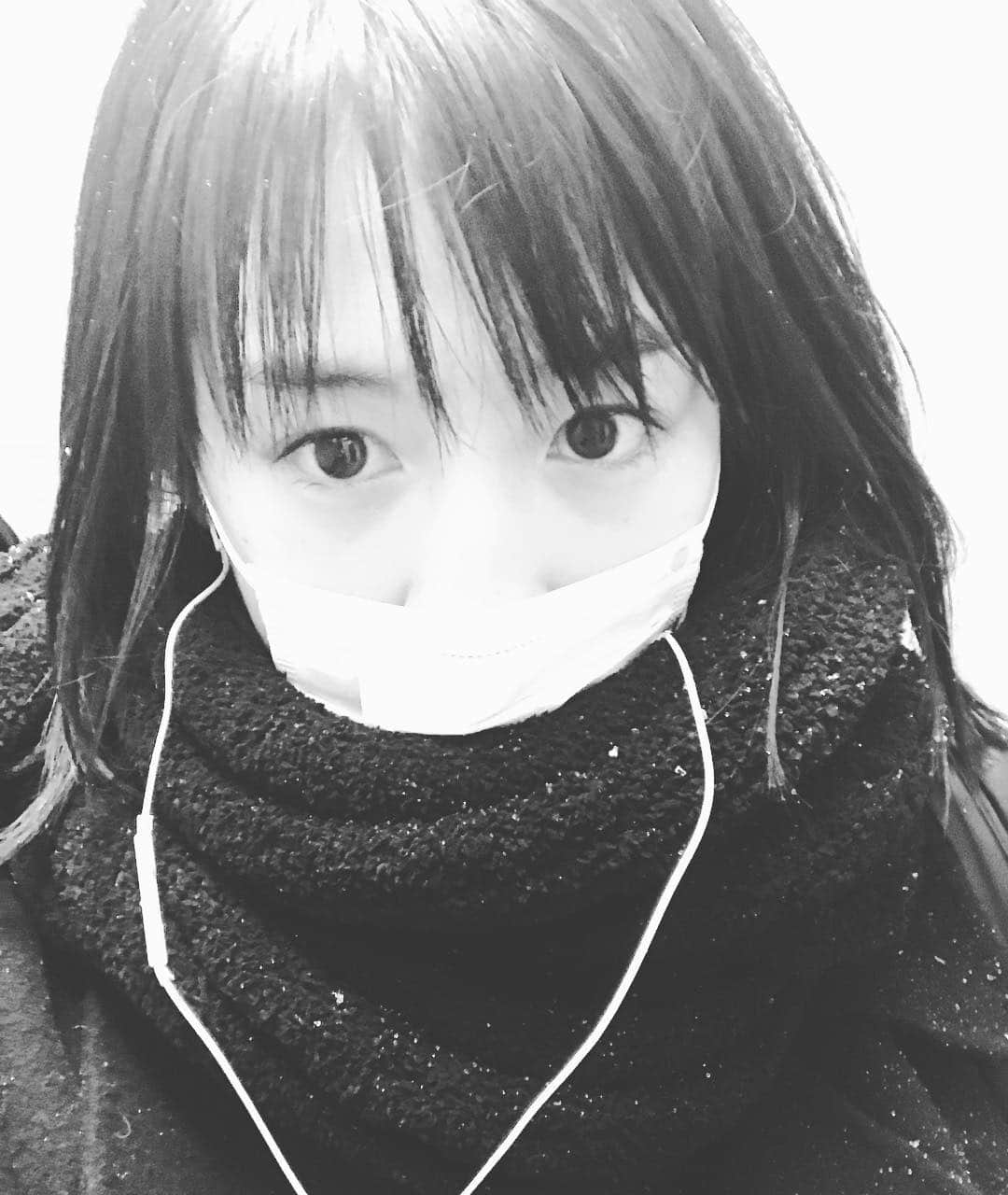 桜庭ななみさんのインスタグラム写真 - (桜庭ななみInstagram)「ちょっと外に出ただけでも雪が☃️❄️ 皆さん、帰宅時気をつけてくださいね‼︎ 運転も⚠️ #桜庭ななみ #雪」1月22日 17時22分 - nanamisakuraba_official