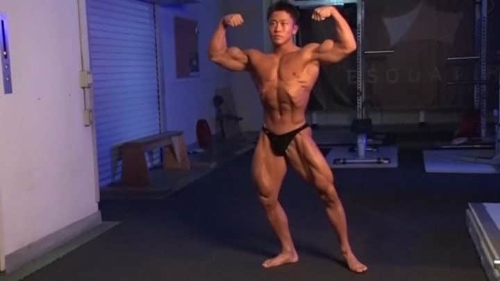 相澤隼人のインスタグラム：「ポージング撮影  #bodybuilding」