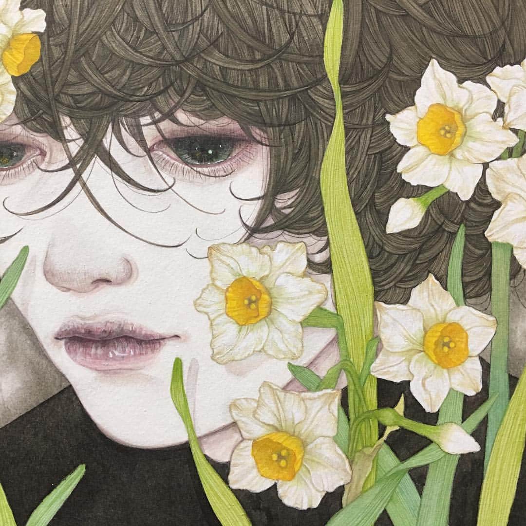 佐久間友香のインスタグラム：「detail 麻紙に墨、岩絵具、アクリル絵具 natural mineral pigments, Japanese ink ,acrylic paint on hemp paper  #illustration #art#japanesepainting#日本画#イラスト#アート#絵#ニホンスイセン」